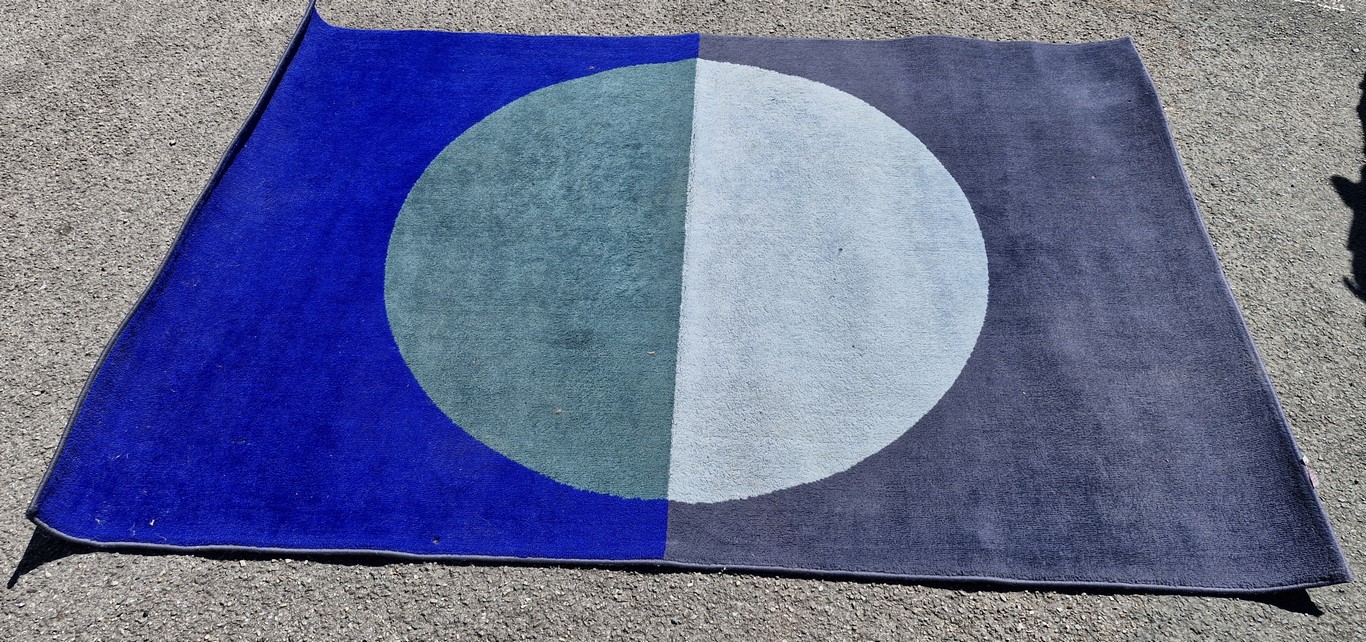 Tapis moderne bleu